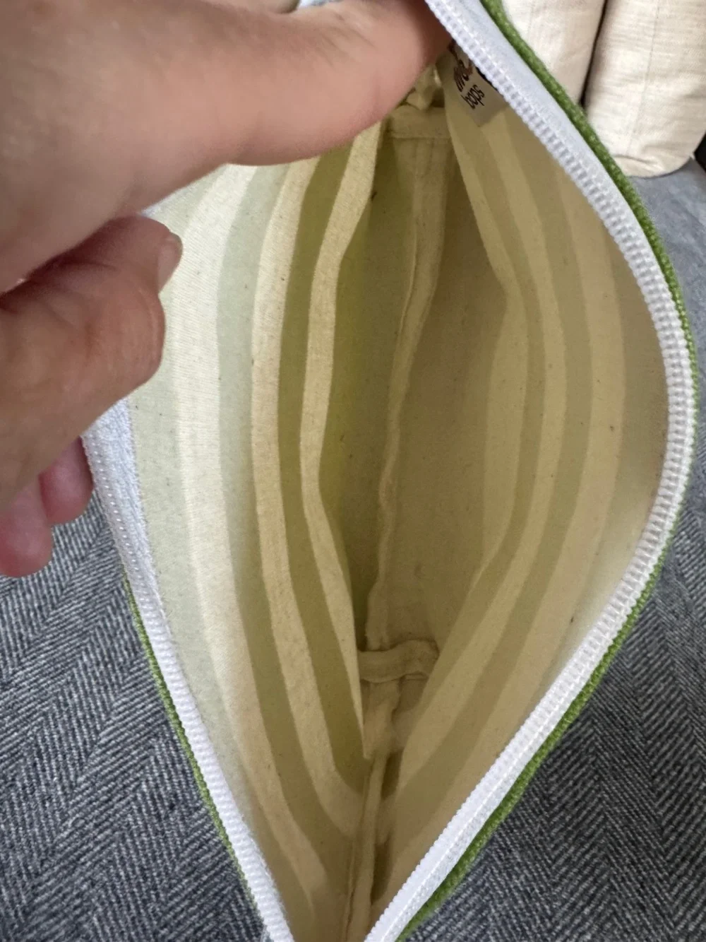 NWOT, TWO LOOPS, GREEN AND WHITE 1” STRIPE, COTTON CANVAS, ZIPPERED POUCH
